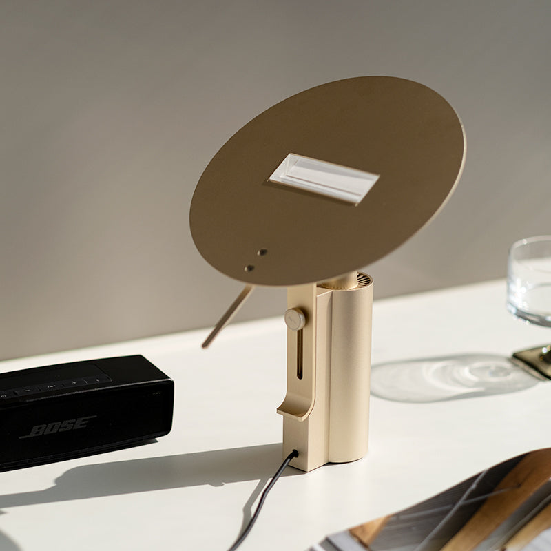 GSH032-03 Creative And Atmospheric Desk Lamps