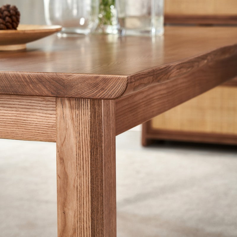 2020C-09/B1 Modern Dining Tables