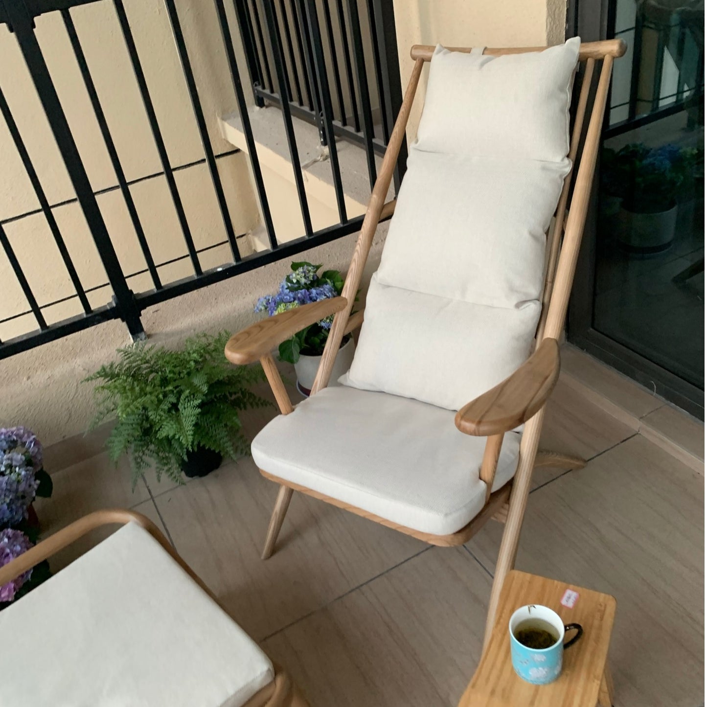 2020X-19/1 Modern Lounge Chairs